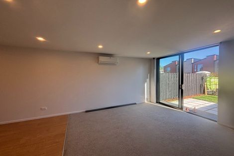 Photo of property in 2/86 Holly Road, St Albans, Christchurch, 8014