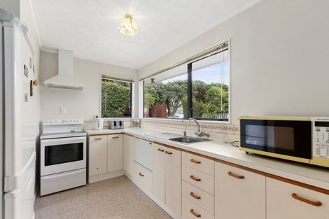 Photo of property in 1/7 Tawa Street, Tawa, Wellington, 5028