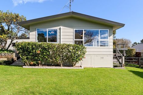 Photo of property in 33 Cumberland Crescent, Welcome Bay, Tauranga, 3112