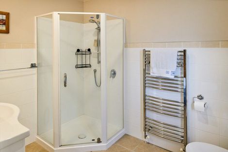 Photo of property in 17 Endeavour Drive, Whitby, Porirua, 5024