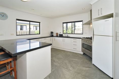 Photo of property in 25 Hastings Place, Hamilton Lake, Hamilton, 3204