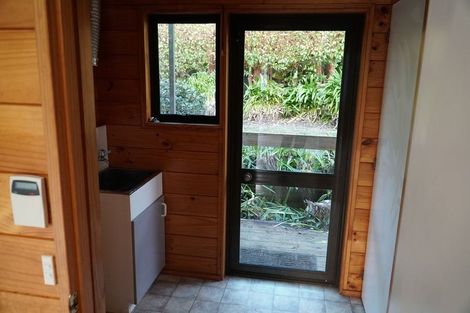 Photo of property in 73 Tindalls Bay Road, Tindalls Beach, Whangaparaoa, 0930