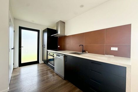 Photo of property in 6 Banks Street, Marfell, New Plymouth, 4310