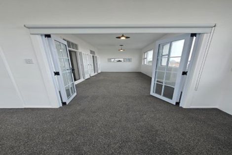 Photo of property in Devonport Apartments, 38/127 Saint Aubyn Street, New Plymouth, 4310