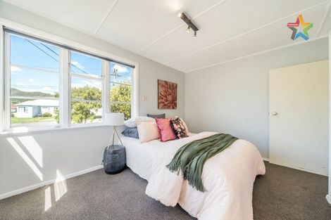 Photo of property in 4 Deans Grove, Taita, Lower Hutt, 5011