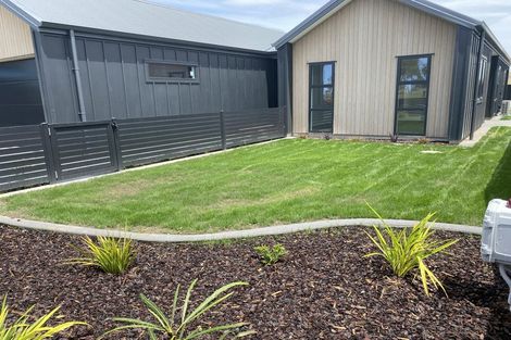 Photo of property in 14 Annie Aranui Drive, Poraiti, 4182
