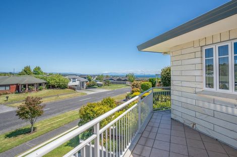 Photo of property in 90 Harvey Street, Waipahihi, Taupo, 3330