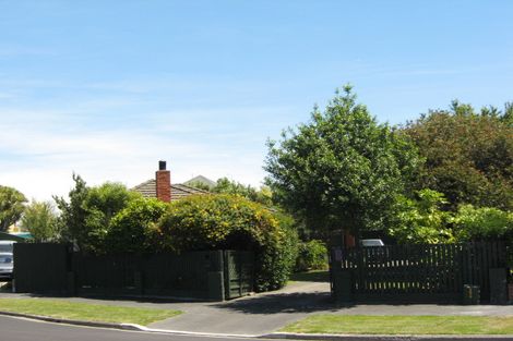 Photo of property in 8 Trist Place, Edgeware, Christchurch, 8013