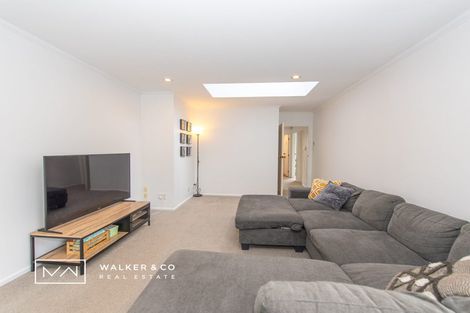 Photo of property in 2 Bathurst Street, Heretaunga, Upper Hutt, 5018