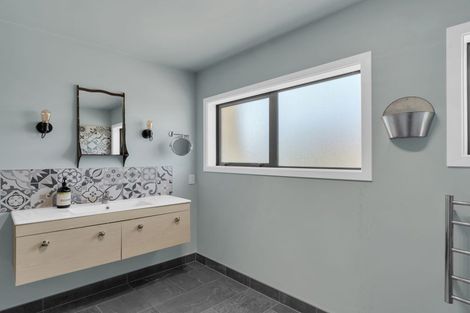 Photo of property in 11 Poutama Place, Tawhero, Whanganui, 4501