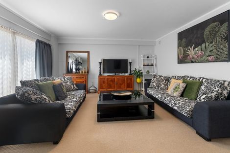 Photo of property in 2/57 Nigel Road, Browns Bay, Auckland, 0630