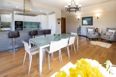 Photo of property in 32 Brownhill Road, Whitford, Manurewa, 2576