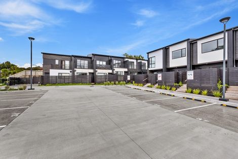 Photo of property in 3 Meg Lane, Glen Eden, 0602