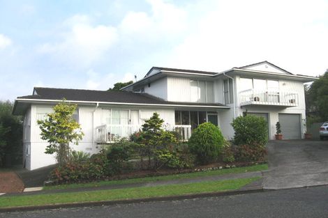 Photo of property in 1 Calman Place, Chatswood, Auckland, 0626