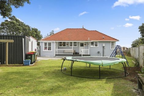 Photo of property in 115 Glenpark Avenue, Frankleigh Park, New Plymouth, 4310