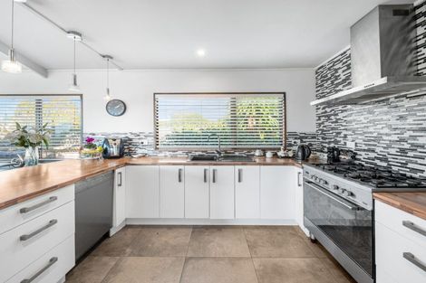 Photo of property in 3 Johnston Place, Welcome Bay, Tauranga, 3112