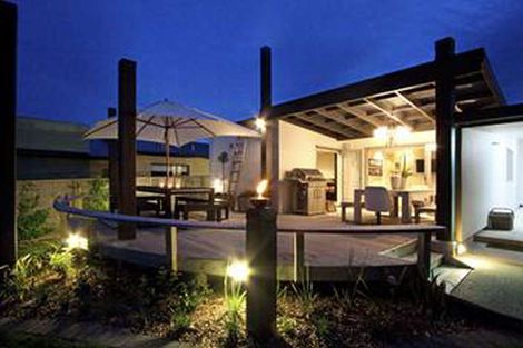 Photo of property in 16 Ocean View Road, Waihi Beach, 3611