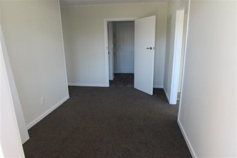 Photo of property in 98 Tirimoana Road, Te Atatu South, Auckland, 0602