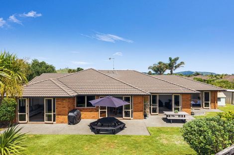 Photo of property in 14 Carrington Drive, Papamoa Beach, Papamoa, 3118