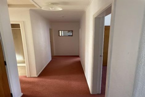 Photo of property in 87 Stewart Drive, Newlands, Wellington, 6037