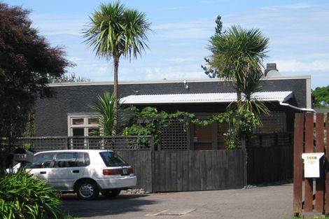 Photo of property in 1/166 Golf Road, Titirangi, Auckland, 0604
