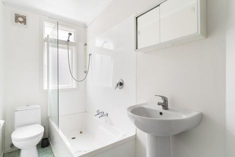 Photo of property in 31 Castle Street, Eltham, 4322