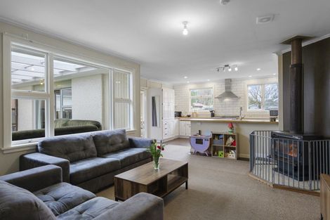 Photo of property in 10 Longden Street, Darfield, 7510