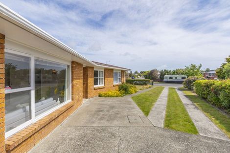 Photo of property in 41 Toru Road, Paraparaumu Beach, Paraparaumu, 5032