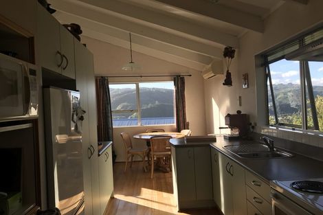 Photo of property in 32 Whitechapel Grove, Stokes Valley, Lower Hutt, 5019