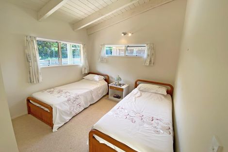 Photo of property in 18 Grand View Road, Leigh, 0985