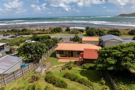 Photo of property in 141 Riria Kereopa Memorial Drive, Raglan, 3297