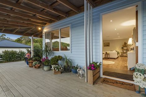 Photo of property in 974 Kahikatea Flat Road, Waitoki, Kaukapakapa, 0871