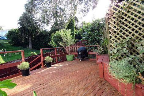 Photo of property in 2/23 Abraham Place, Saint Johns, Auckland, 1072