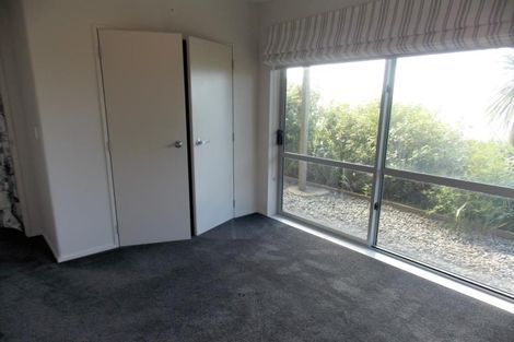 Photo of property in 24 Signallers Grove, Strathmore Park, Wellington, 6022