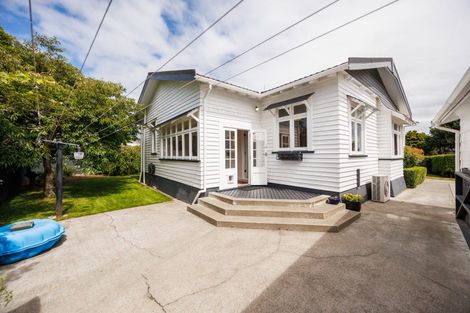 Photo of property in 6 Rosalie Terrace, Kelvin Grove, Palmerston North, 4414