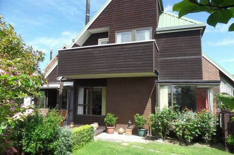 Photo of property in 1/35 Solway Avenue, Ilam, Christchurch, 8041