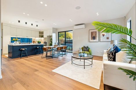 Photo of property in 22c Gulf Crest, Bucklands Beach, Auckland, 2012