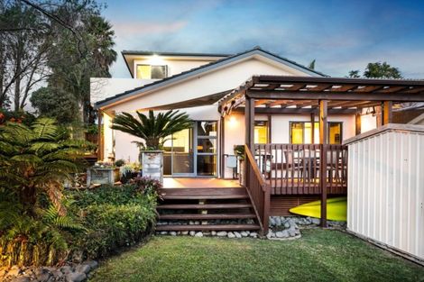 Photo of property in 4 Northcross Drive, Oteha, Auckland, 0632