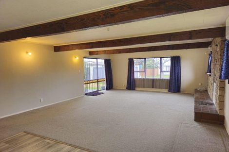 Photo of property in 43 Duckworth Crescent, Greenmeadows, Napier, 4112