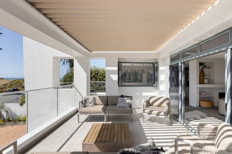 Photo of property in 94 Marine Parade, Mount Maunganui, 3116