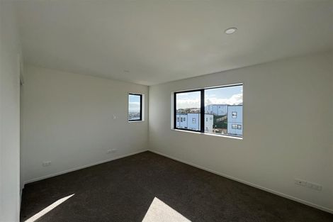 Photo of property in 38b Crestview Rise, Papakura, 2110