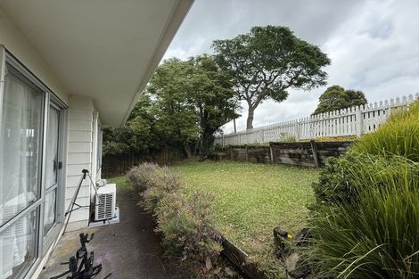 Photo of property in 2/11 Simon Ellice Drive, Bayview, Auckland, 0629