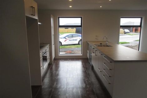 Photo of property in 10 Luxembourg Crescent, Halswell, Christchurch, 8025