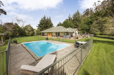 Photo of property in 320 Aokautere Drive, Aokautere, Palmerston North, 4471