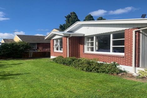 Photo of property in 8 Lochee Road, Upper Riccarton, Christchurch, 8041