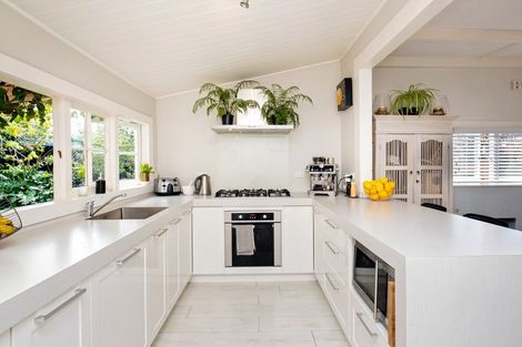 Photo of property in 102 Beach Road, Haumoana, 4102