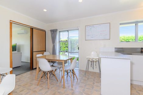 Photo of property in 72 Salisbury Road, Birkdale, Auckland, 0626