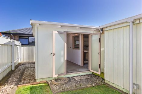 Photo of property in 27 Essex Street, Levin, 5510