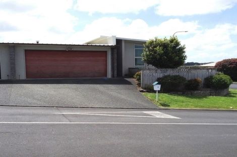 Photo of property in 2 Merlot Lane, Pukekohe, 2120