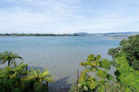 Photo of property in 230c Devonport Road, Tauranga, 3110